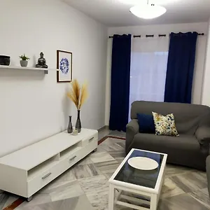 Apartamento Amplio 6 Plazas Junto Al Centro, Málaga
